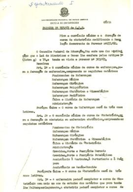 Parecer nº. 303/1963 do CFE de 12/1963. Fixa o currículo mínimo e a duração do curso de obstetríc...